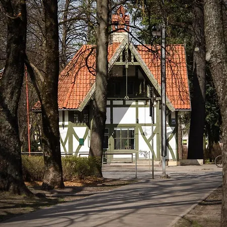 Parka Namins - 2 Stavu Namins Viesturdarza Perlu Medniekiem! * Riga