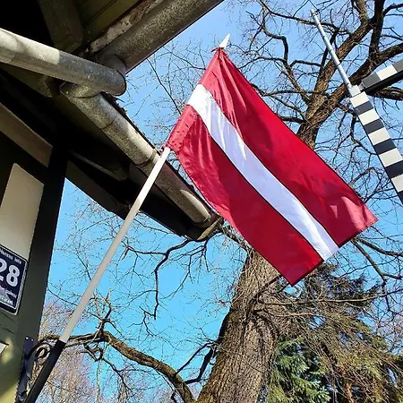 Parka Namins - 2 Stavu Namins Viesturdarza Perlu Medniekiem!