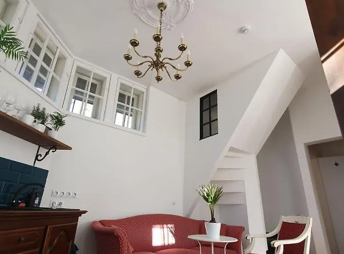 Parka Namins - 2 Stavu Namins Viesturdarza Perlu Medniekiem! * リガ