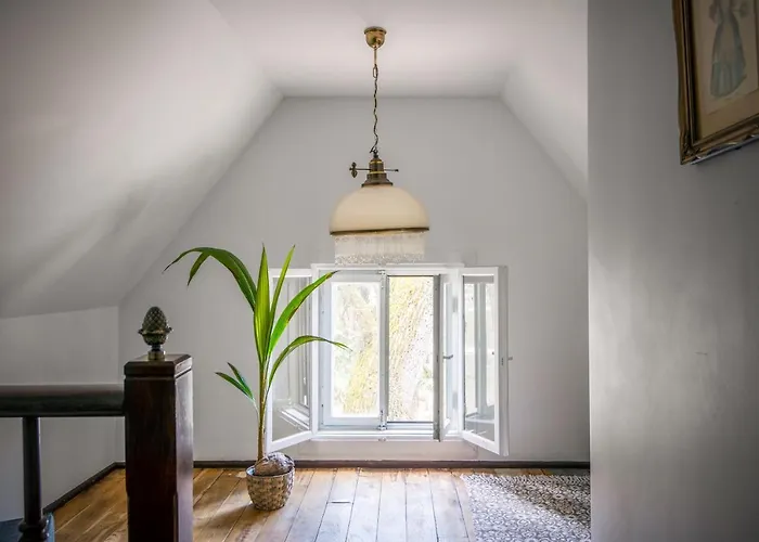 Parka Namins - 2 Stavu Namins Viesturdarza Perlu Medniekiem! * リガ