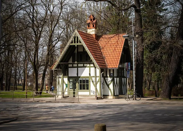 Parka Namins - 2 Stavu Namins Viesturdarza Perlu Medniekiem!