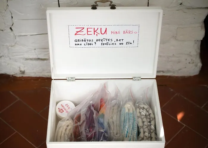 Parka Namins - 2 Stavu Namins Viesturdarza Perlu Medniekiem! リガ