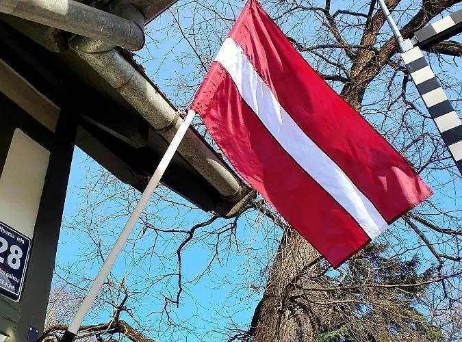 Parka Namins - 2 Stavu Namins Viesturdarza Perlu Medniekiem!