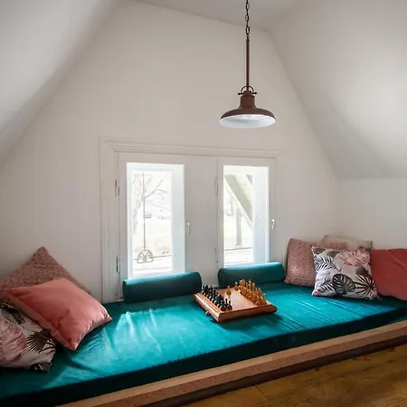 Parka Namins - 2 Stavu Namins Viesturdarza Perlu Medniekiem!